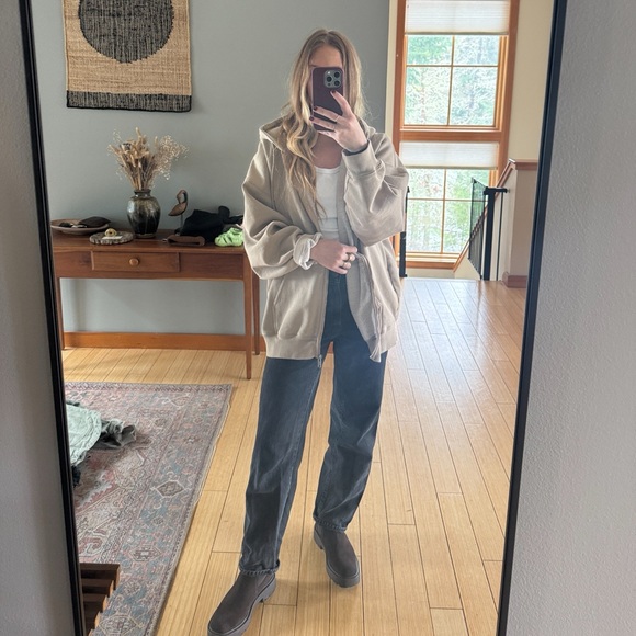 Brandy Melville - Oversized Christy Hoodie - Picture 4 of 4